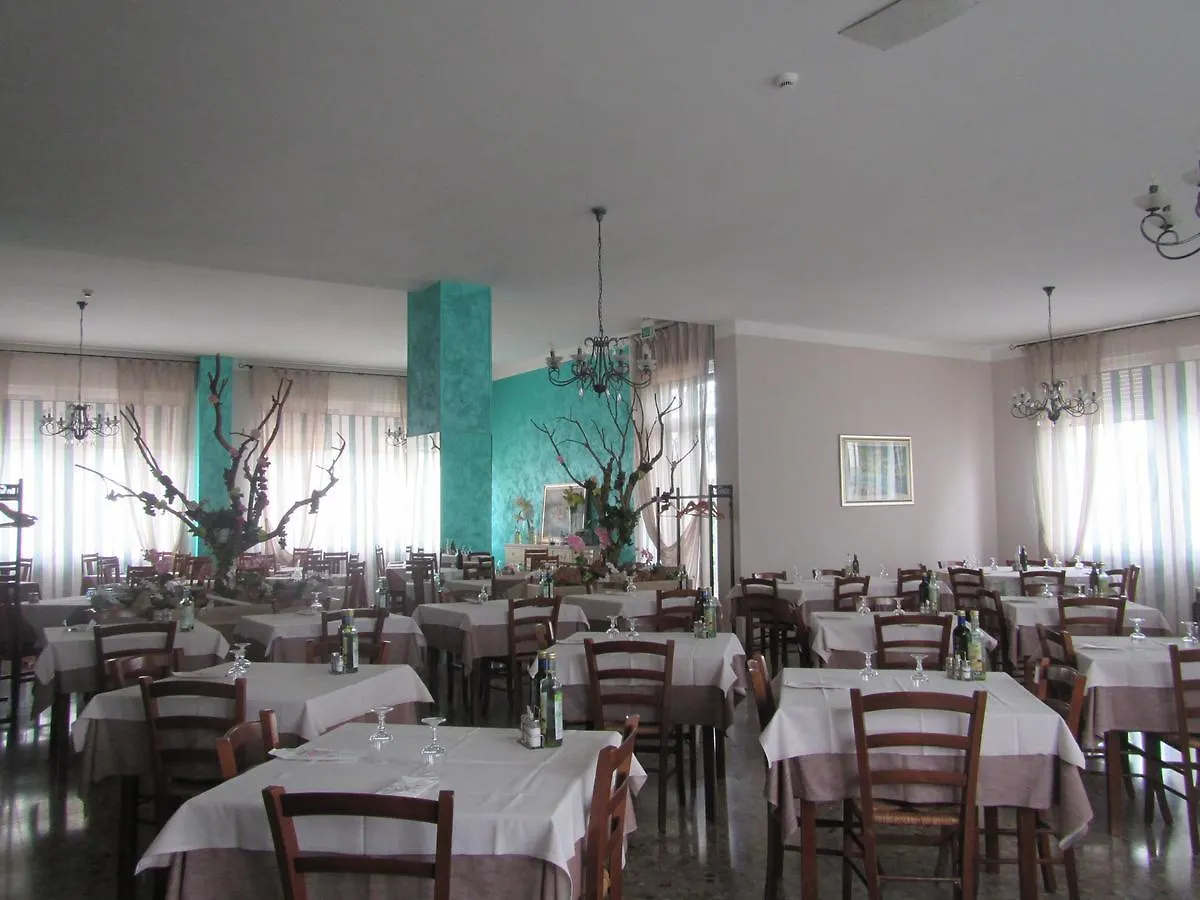 Hotel Lo Scoglio Castelnuovo del Garda 0*,  Italia